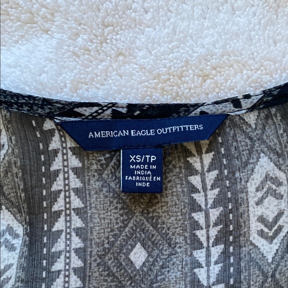 AE Black/Gray Sheer Geometric Patterned Women's Top - Picture 2 of 4